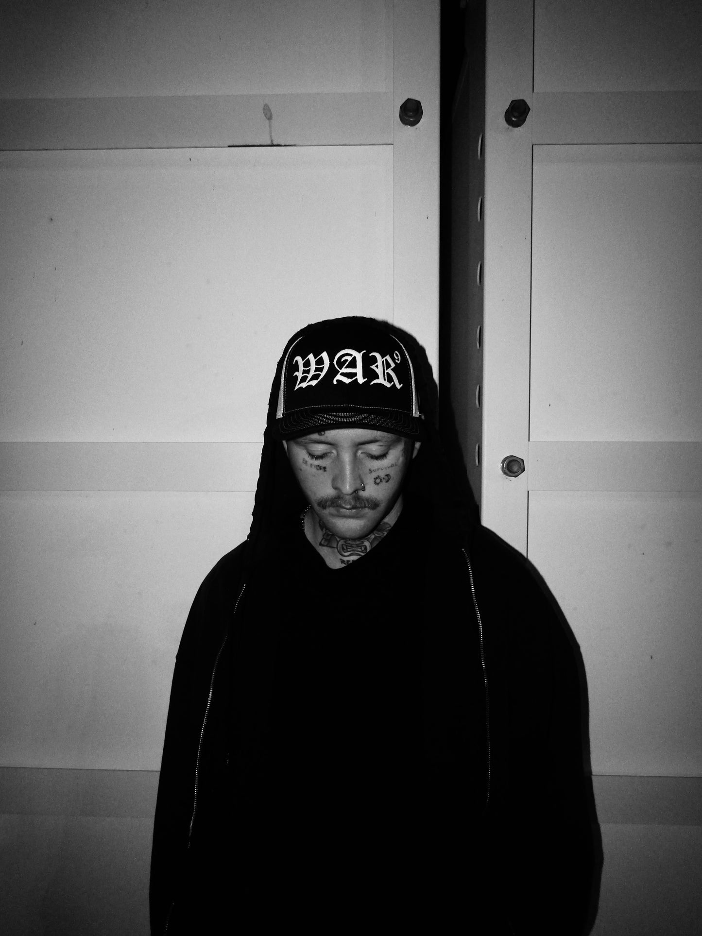 V1 - TRUCKER HAT