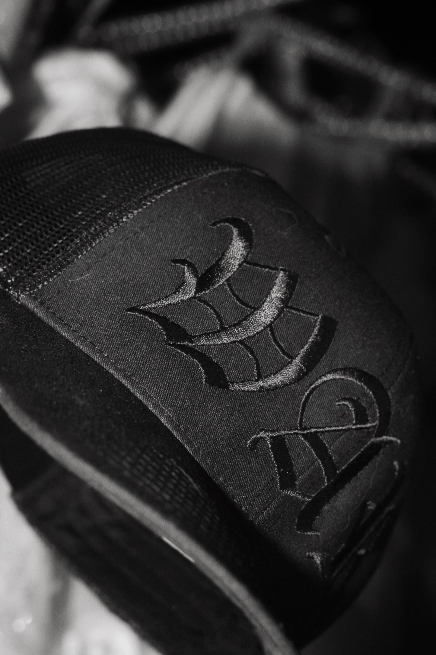 V2 - TRUCKER HAT
